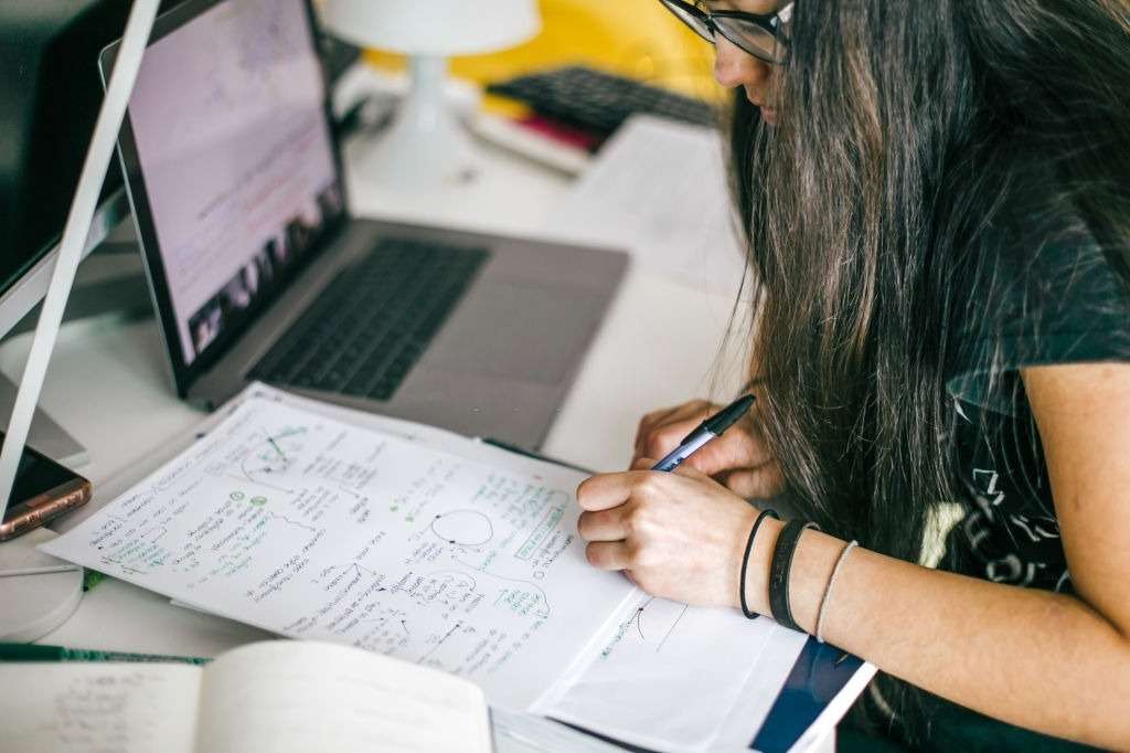 Extranjeros aprendiendo español