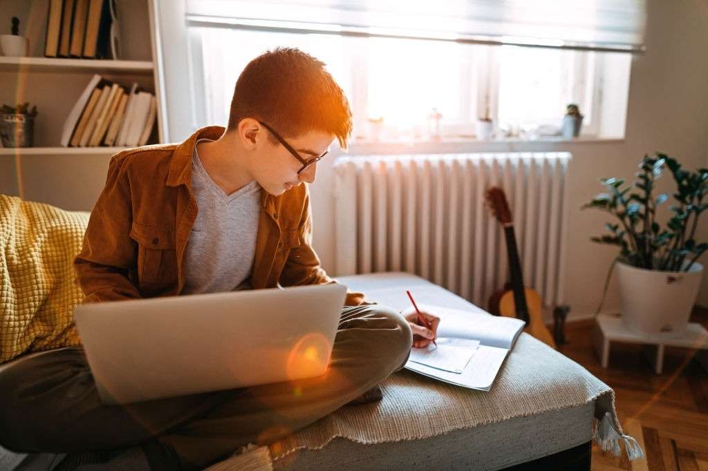 Studying with diagrams